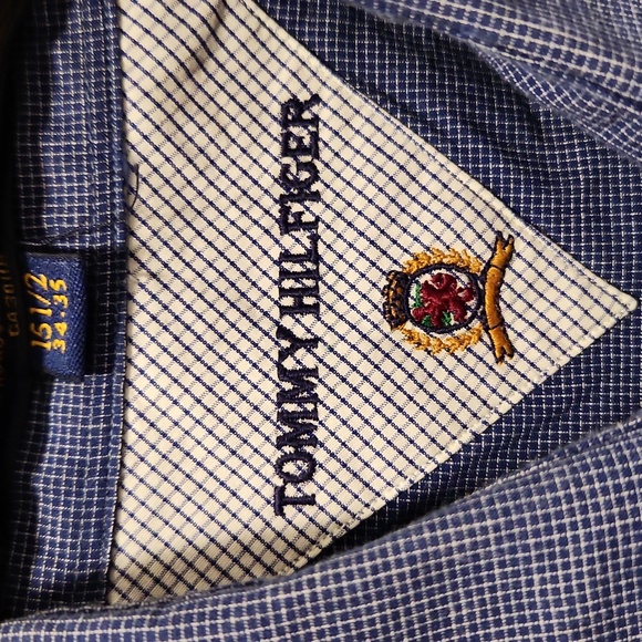 Men's Tommy Hilfiger collard button down blue shirt. - Picture 3 of 7